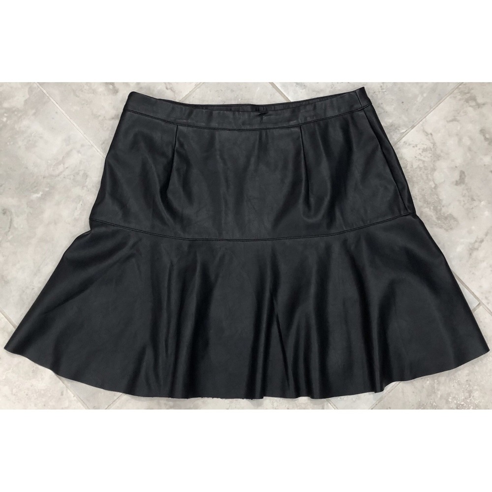 Tuckernuck Black Faux Leather A-Line Skater Mini Skirt Women's XL Vegan Preppy - Picture 3 of 8
